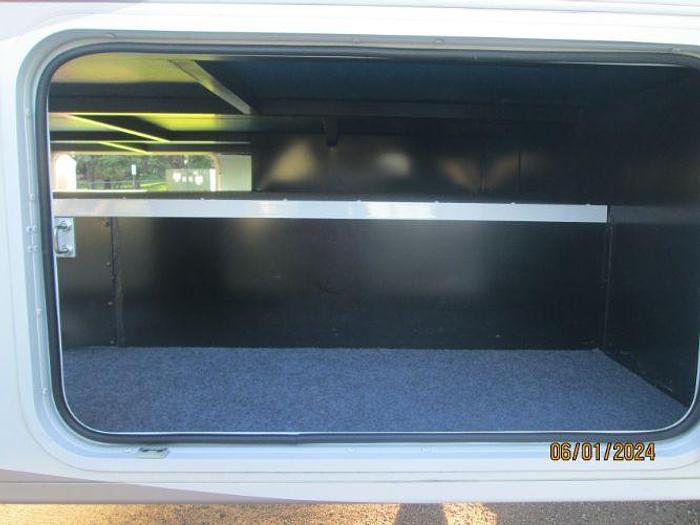 Used 2013 Winnebago Vista 30T