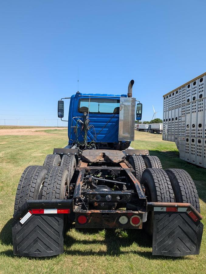 Used 2010 International Prostar Day Cab Semi Truck