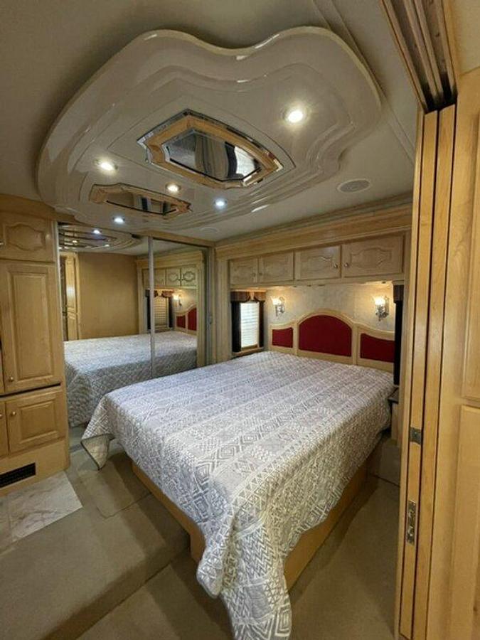 Used 2006 Country Coach Intrigue 530 Ovation