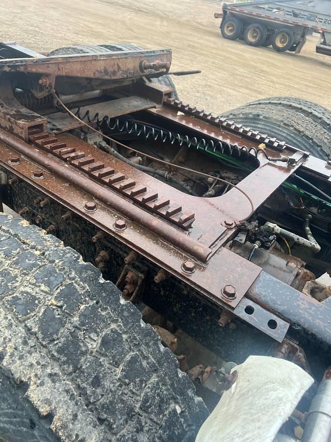 Used 1997 INTERNATIONAL 9400 Sleeper Semi Truck