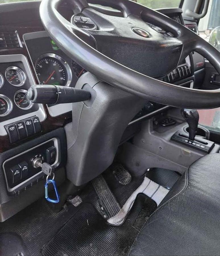 Used 2012 Kenworth W900L Sleeper Semi Truck