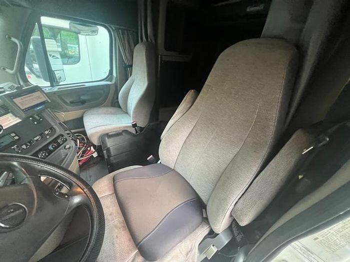 Used 2015 Freightliner FSGG6144 Sleeper Semi Truck Tractor FedEx Compliant FCAM Omnitrac