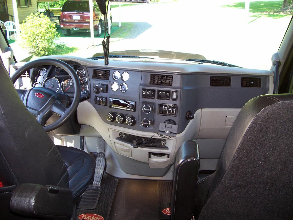 Used 2019 Peterbilt 579