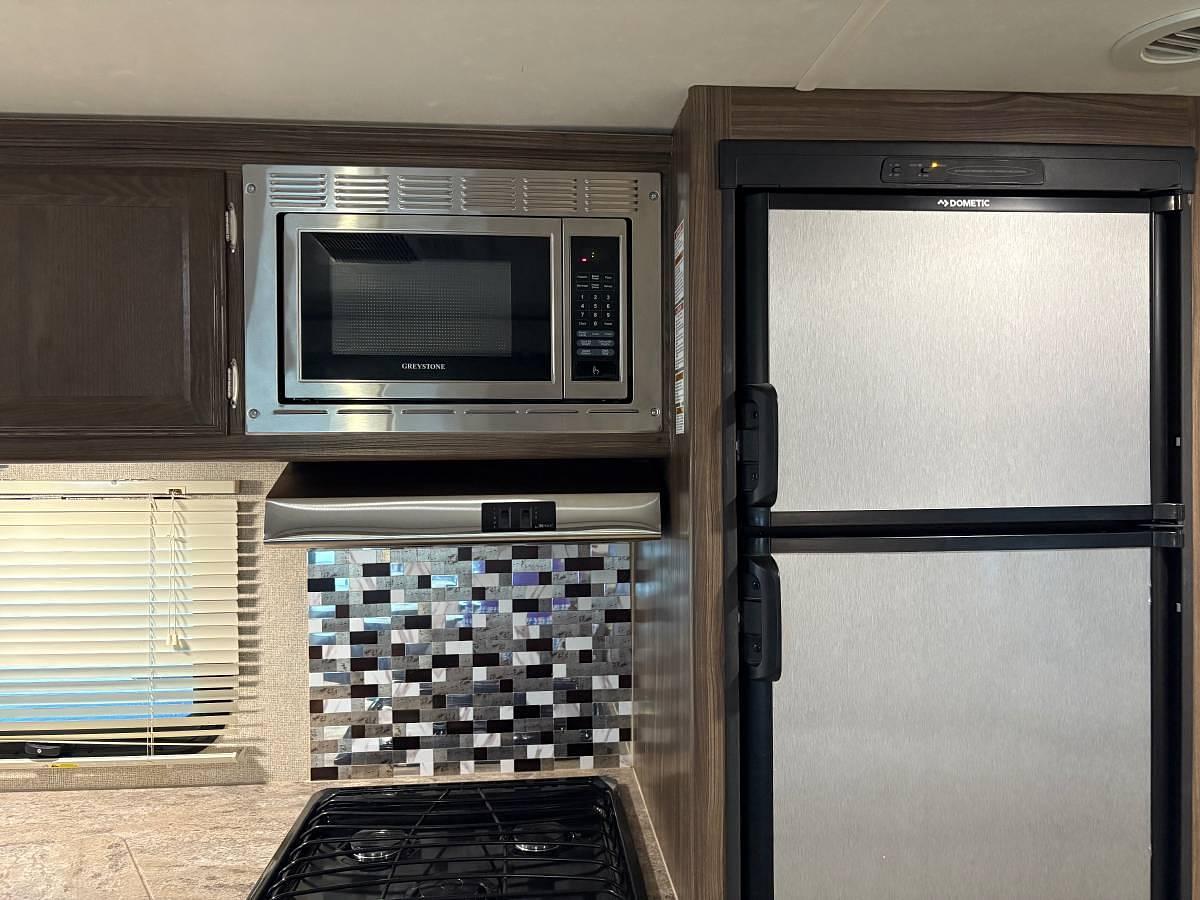 Used 2018 Coachmen Apex Travel Trailer