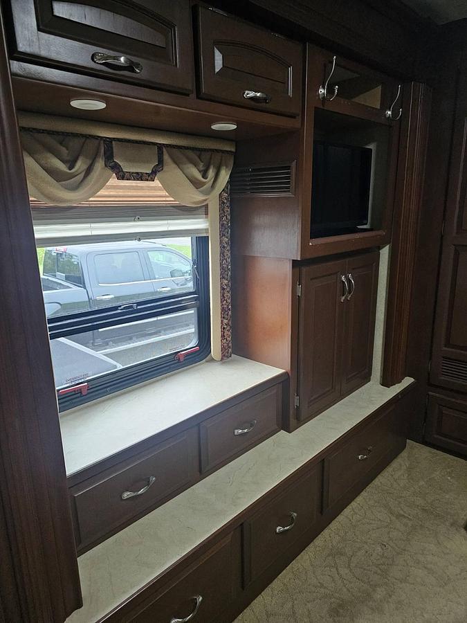 Used 2007 Newmar Kountry Star 3910