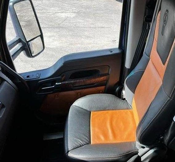 Used 2022 KENWORTH T680