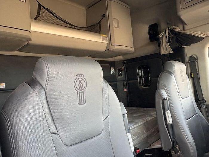 Used 2023 KENWORTH T880