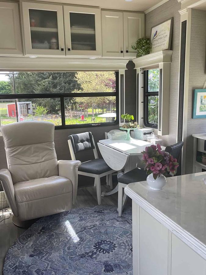 Used 2022 Vanleigh Beacon 390GBB