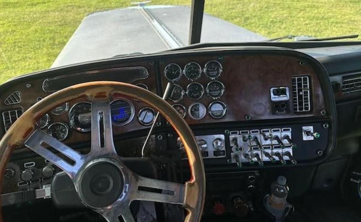 Used 2002 Peterbilt 379 Day Cab Semi Truck