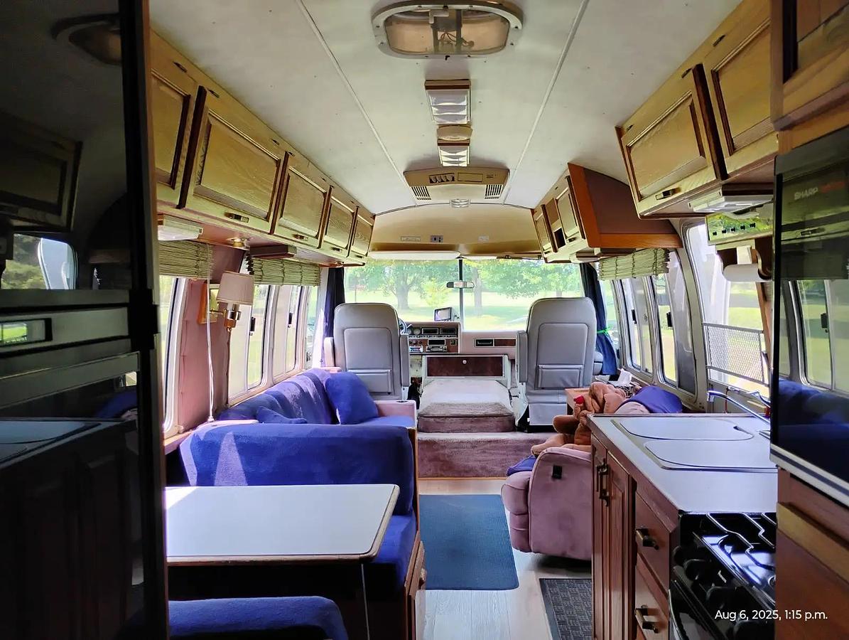 Used 1987 Airstream 34.5' Motorhome – 454 Chevrolet V8 – Automatic