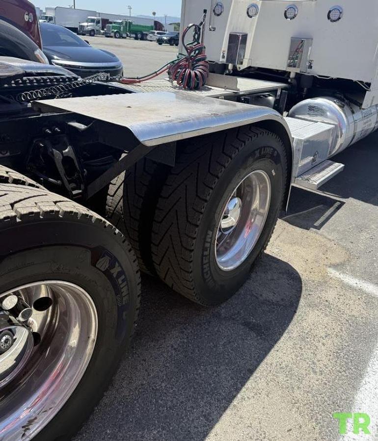 Used 2022 Peterbilt 389