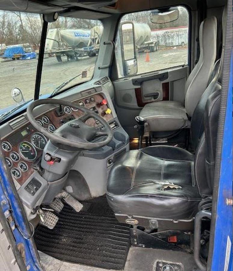 Used 2017 Freightliner Columbia 120