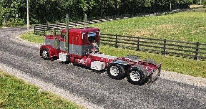 Used 2023 Peterbilt 389