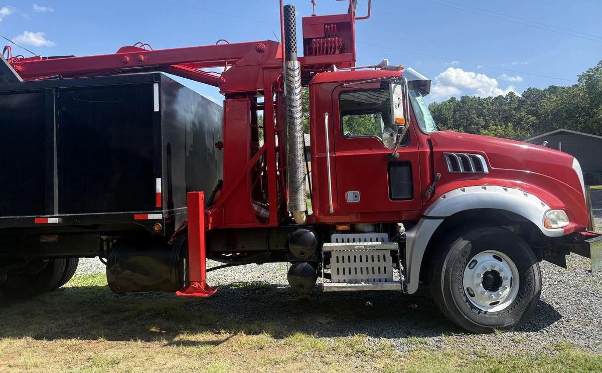 Used 2009 Mack Granite GU813 Grapple Truck