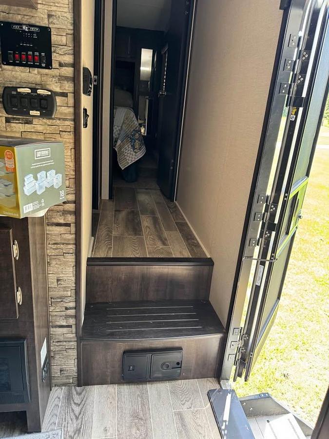 Used 2020 KZ Sportsmen 303RL