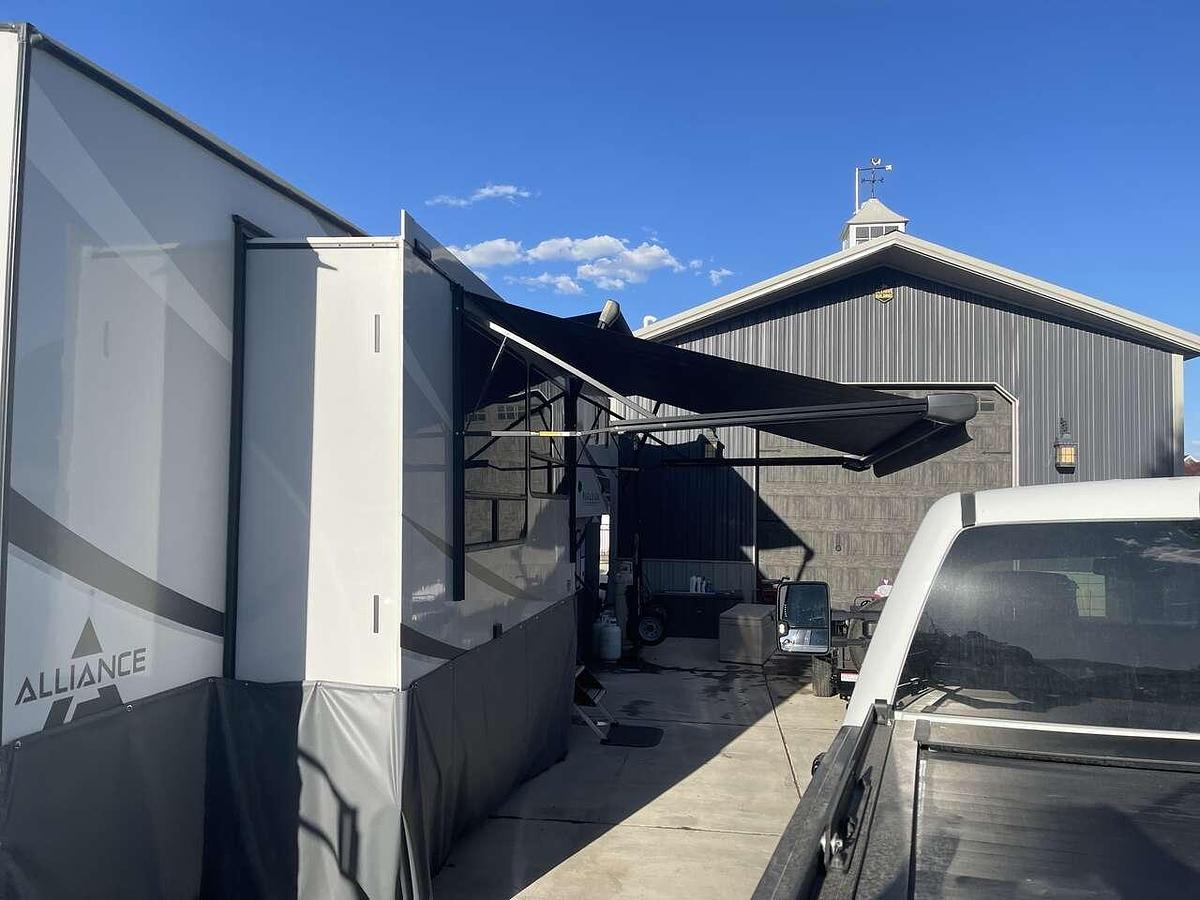 Used 2023 Alliance Paradigm R328K