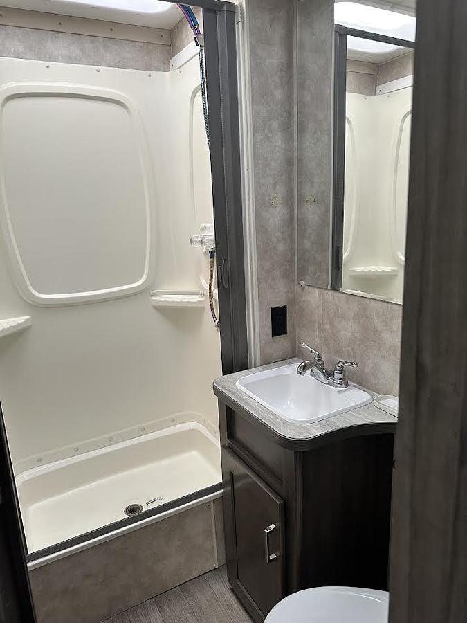 Used 2019 Winnebago Minnie Winnie 22R Class C Motorhome