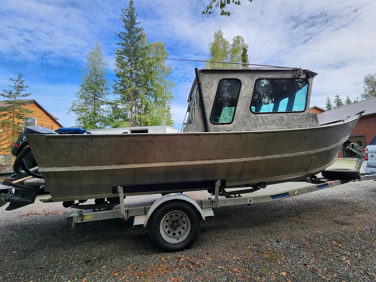 Used 1995 Chelon 21ft Cabin Cruiser