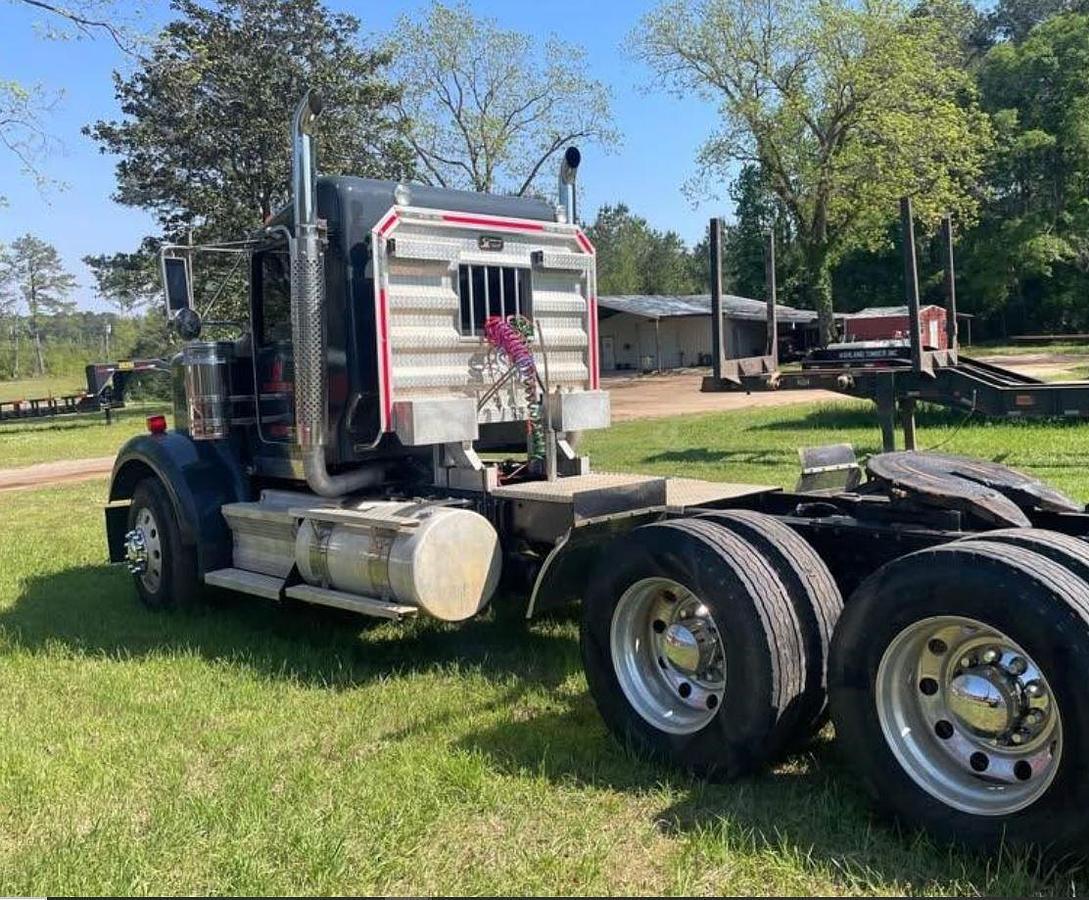 Used 2018 Kenworth W900