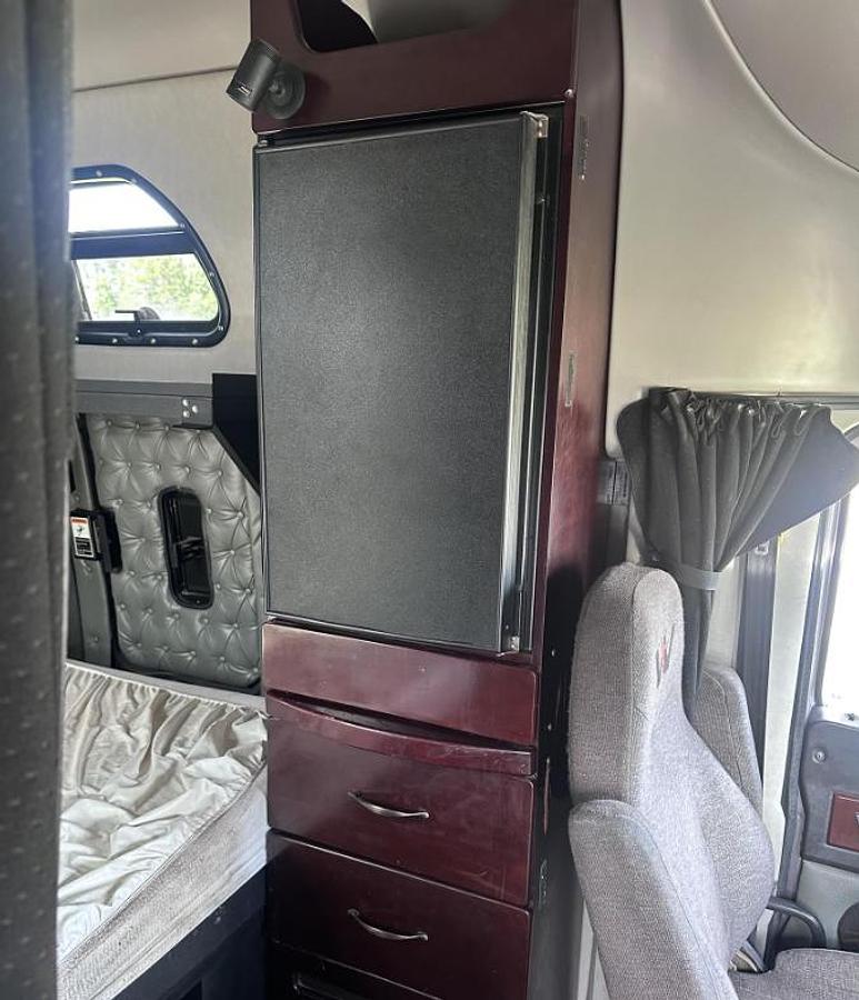 Used 2018 Western Star 5700XE & 2023 FONTAINE DROP DECK