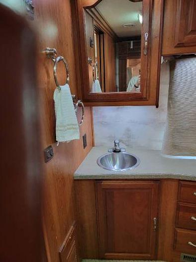 Used 2005 Coachmen Sports Coach Elite