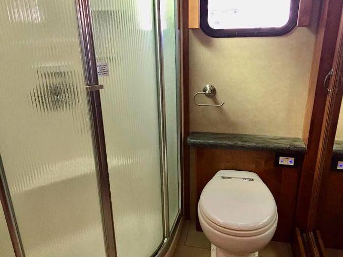 Used 2013 Monaco Knight 40DFT