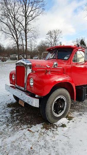 Used 1964 Mack B61 T