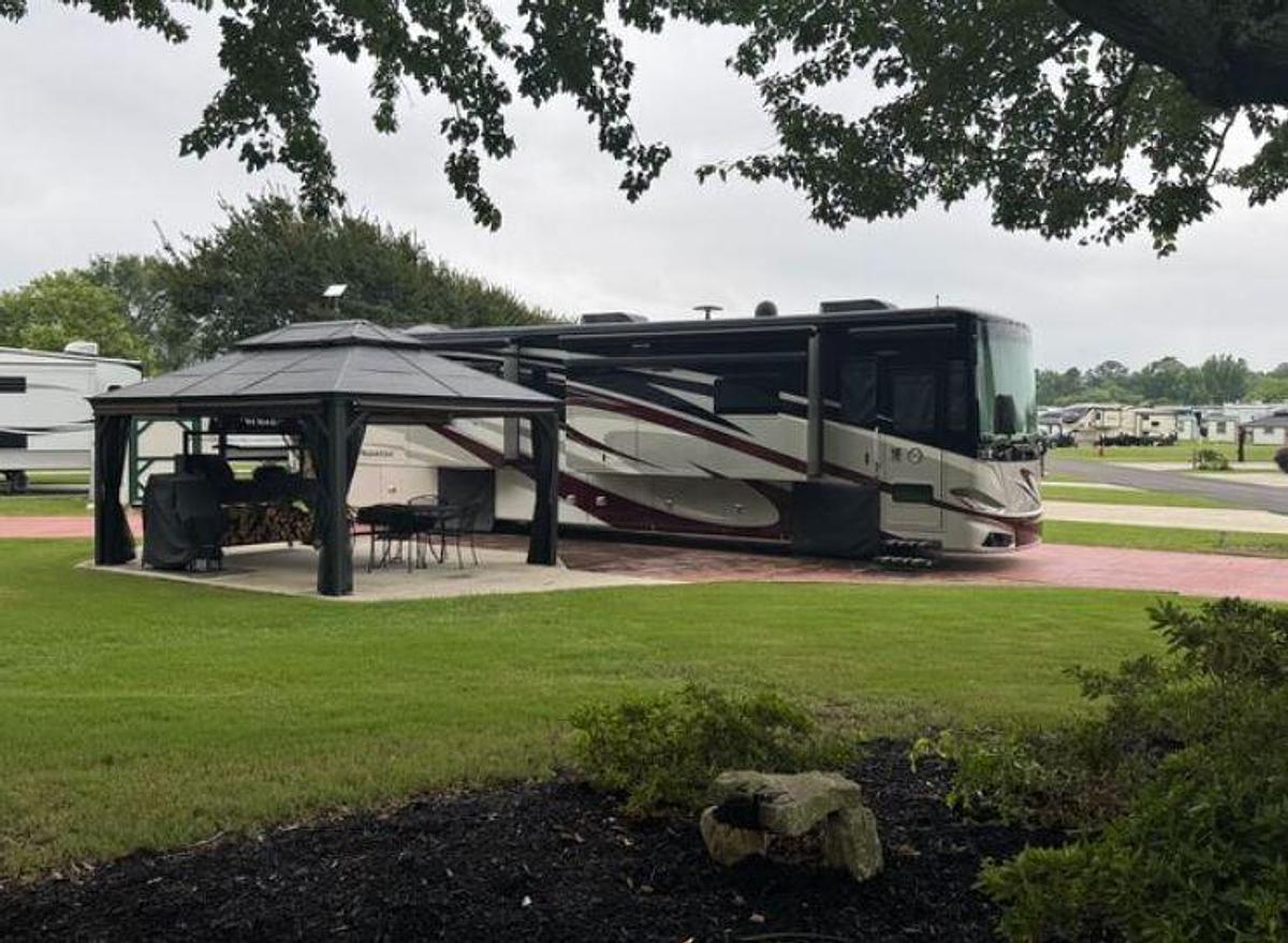 Used 2018 Tiffin Phaeton 40QBH Class A Motorhome