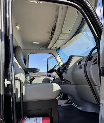 Used 2022 KENWORTH T880S