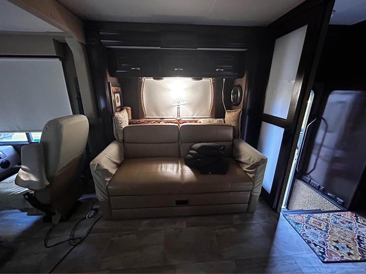 Used 2016 Thor Motor Coach 37KT