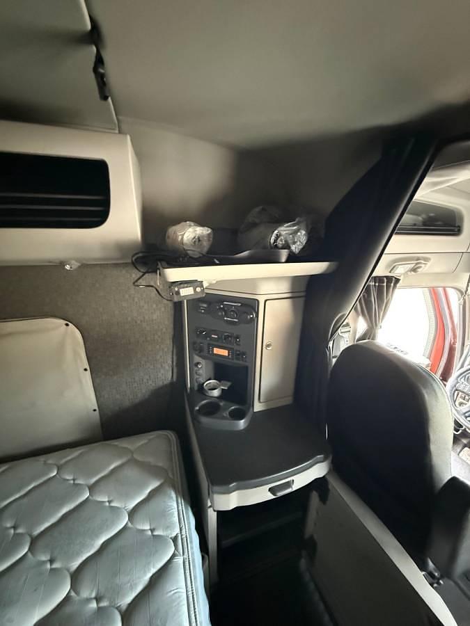 Used 2021 Peterbilt 579