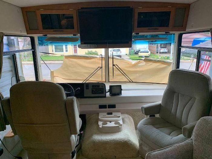 Used 2005 Winnebago Itasca Sunova 30B