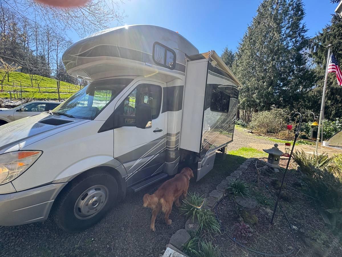 Used 2011 Winnebago View 24J