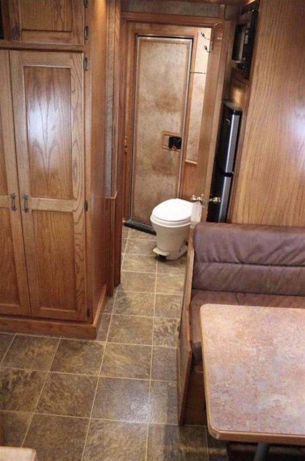 Used 2006 Cimarron Norstar Three Horse with Living Quarters