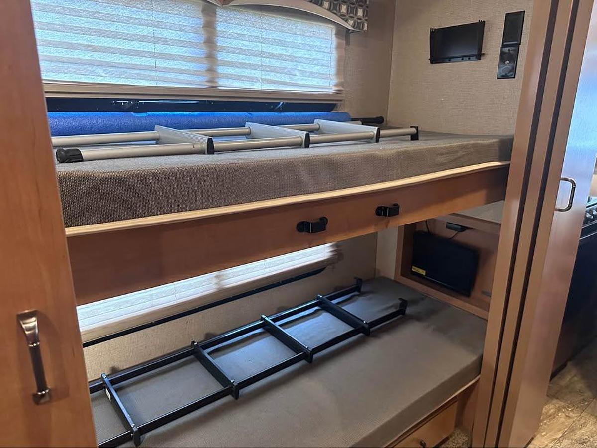 Used 2017 Thor Motor Coach Hurricane