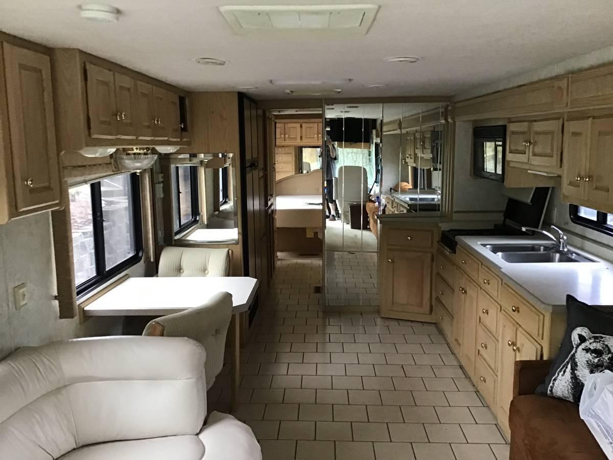 Used 1998 Monaco Diplomat