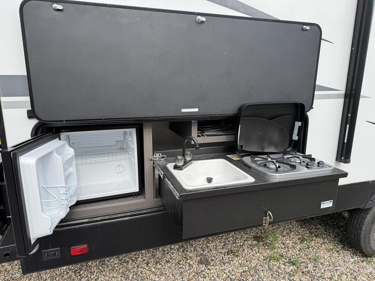 Used 2021 Cruiser Embrace EL275