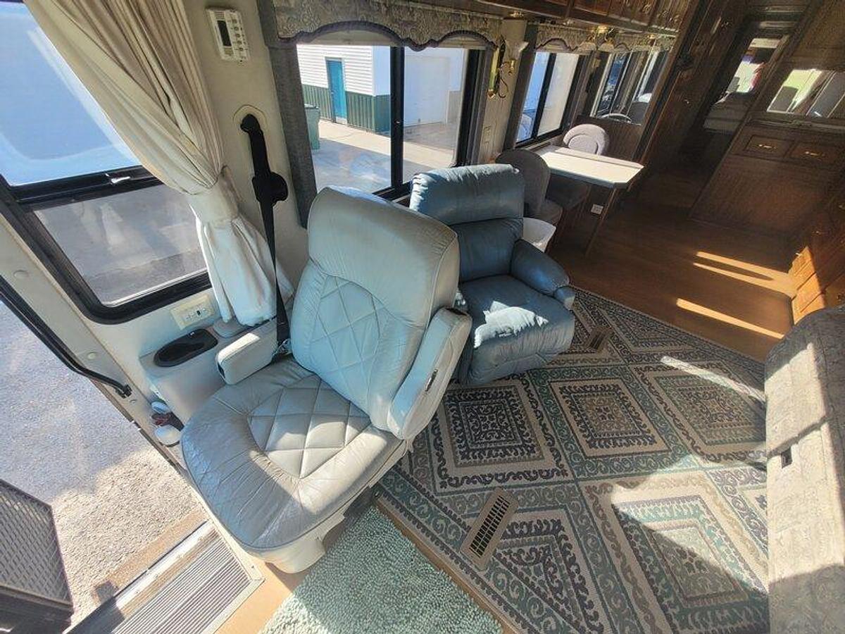 Used 2002 Holiday Rambler Endeavor
