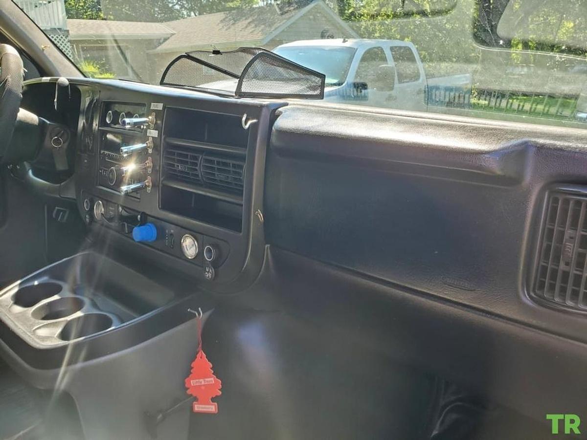 Used 2013 Chevy Express 4500 2wd 6.6L LGH Duramax Diesel Transporter