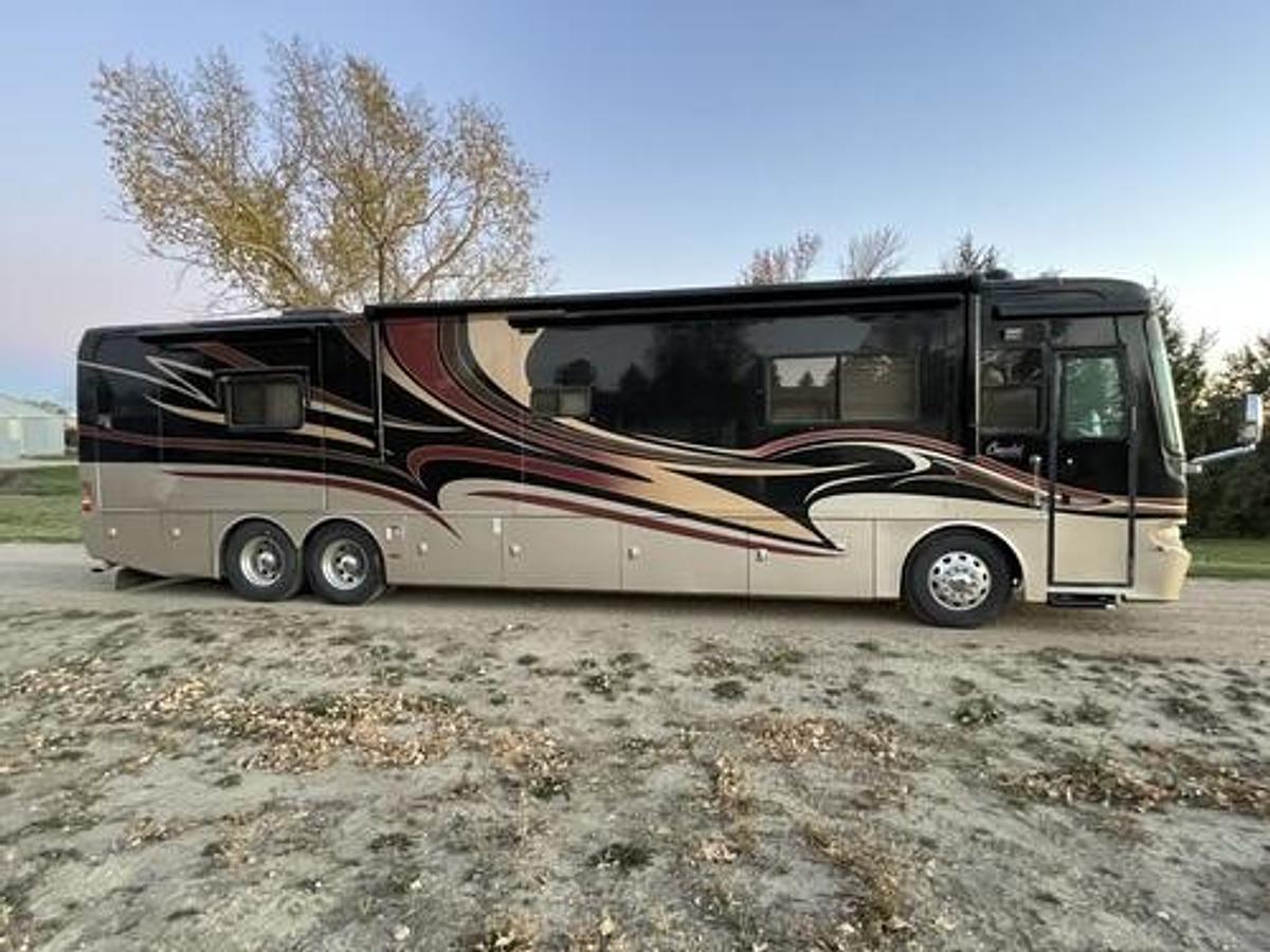 Used 2007 Monaco Camelot 42PDQ Class A Motorhome