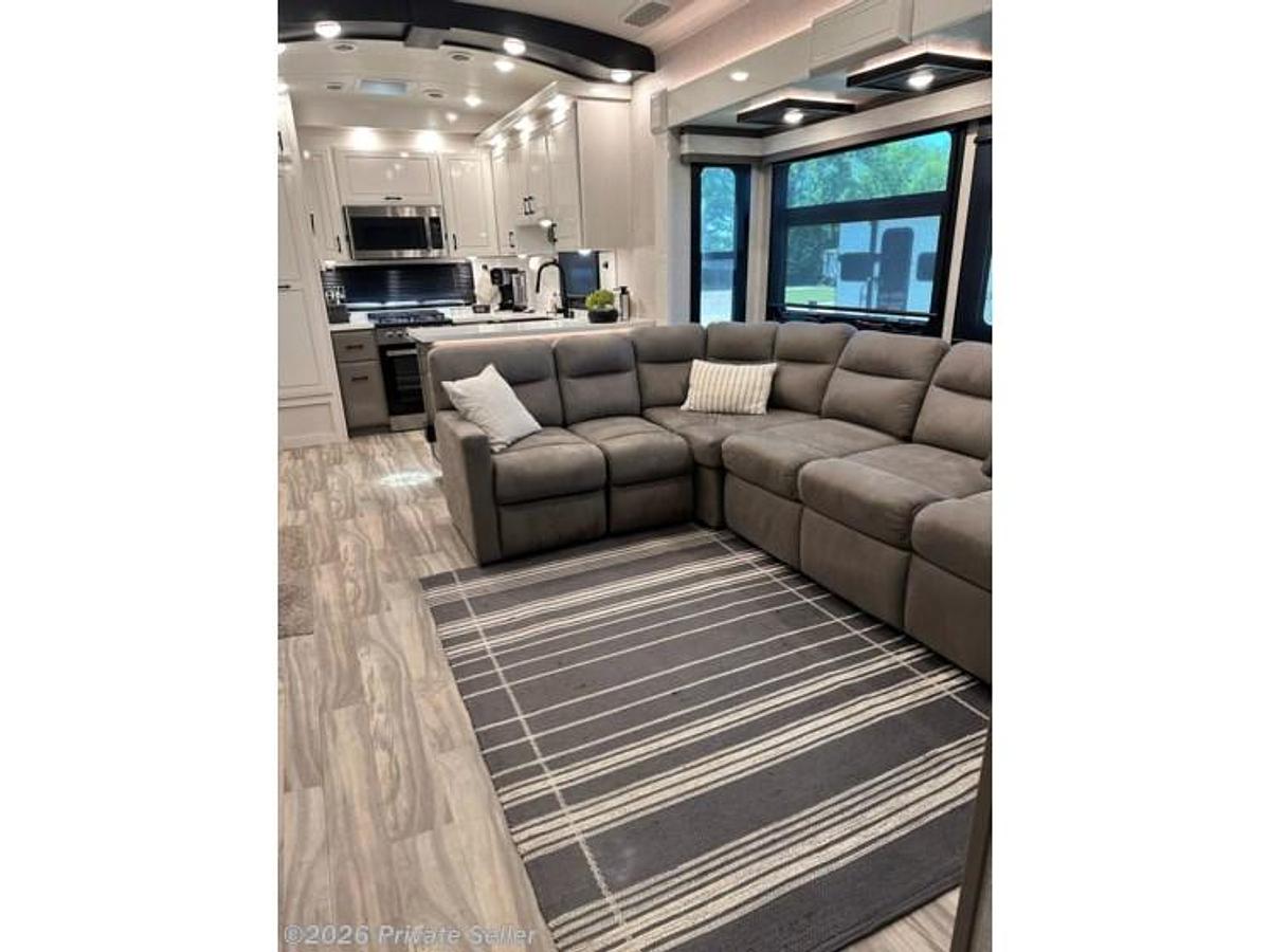 Used 2024 Jayco Pinnacle 38fbrk