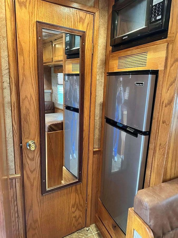 Used 2006 Cimarron Norstar Three Horse with Living Quarters