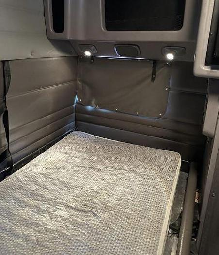 Used 2009 Peterbilt 389