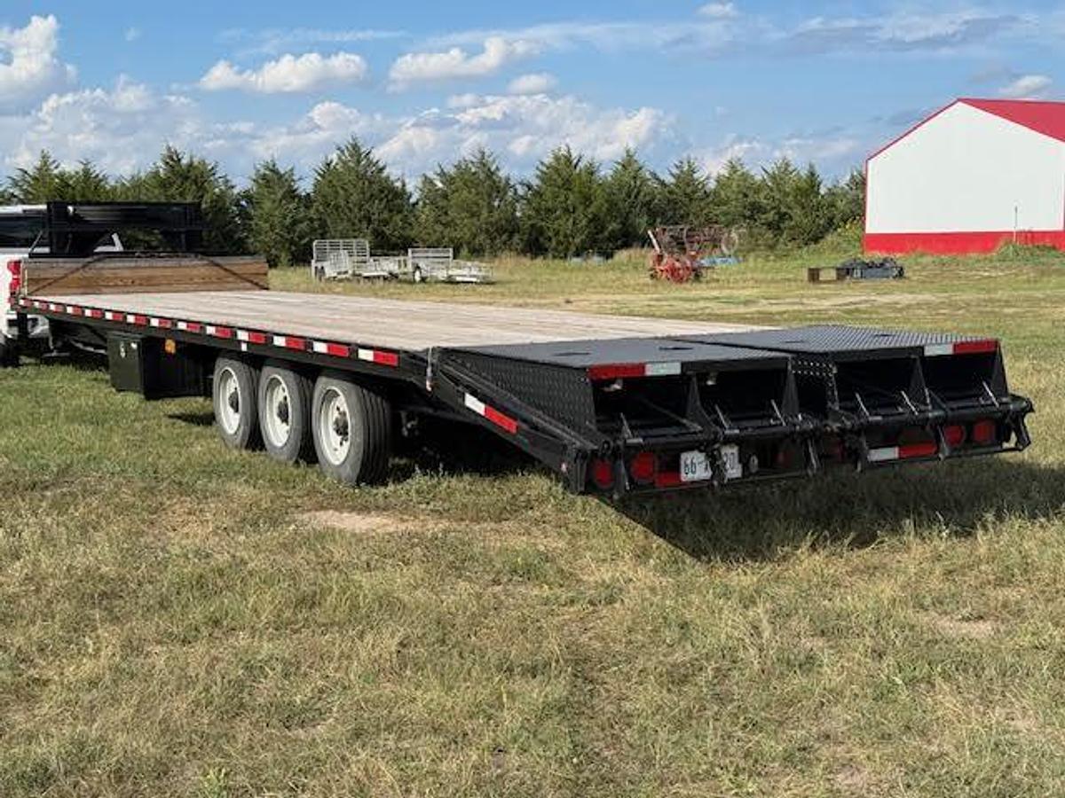 Used 2023 Texas Pride 32' Flatbed Trailer