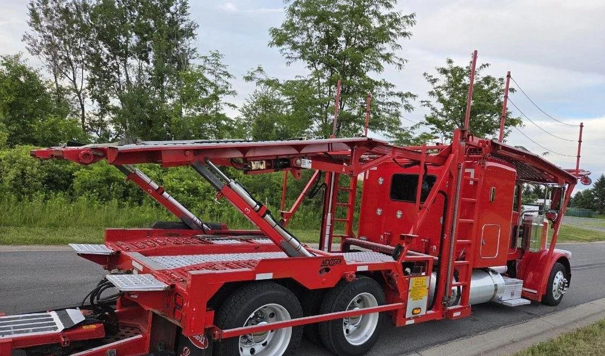 Used 2021 Peterbilt 389