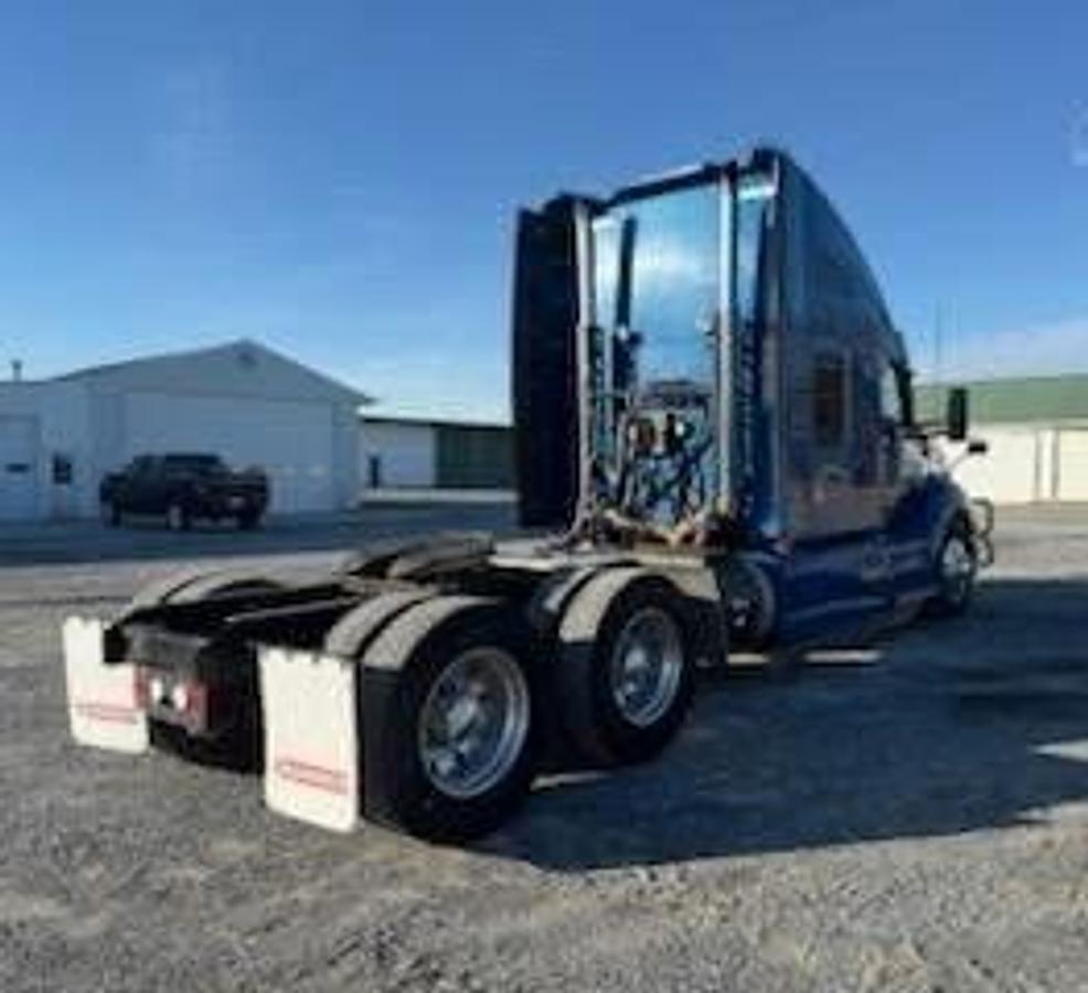 Used 2017 Kenworth T680 Sleeper Semi Truck