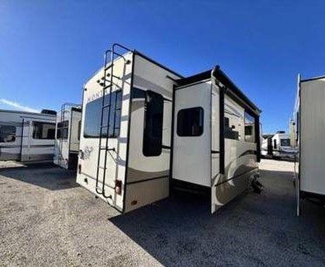 Used 2020 Keystone Montana 3721RL