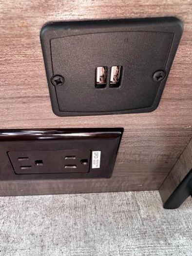 Used 2017 Winnebago Winnie Drop WD1780