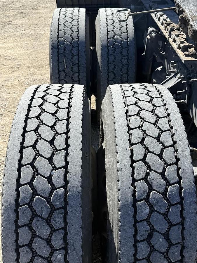 Used 2020 Volvo VNL 64T760 Conventional Sleeper Semi