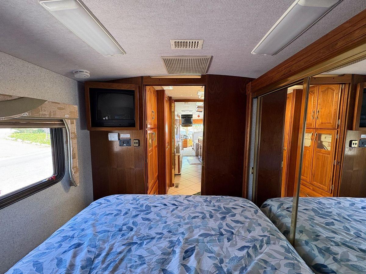 Used 2001 American Coach American Dream 37DRS Class A Motorhome